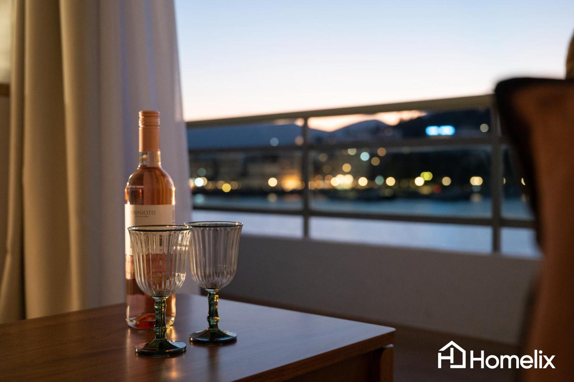 Amaya - Sea View Suites Халкис Екстериор снимка